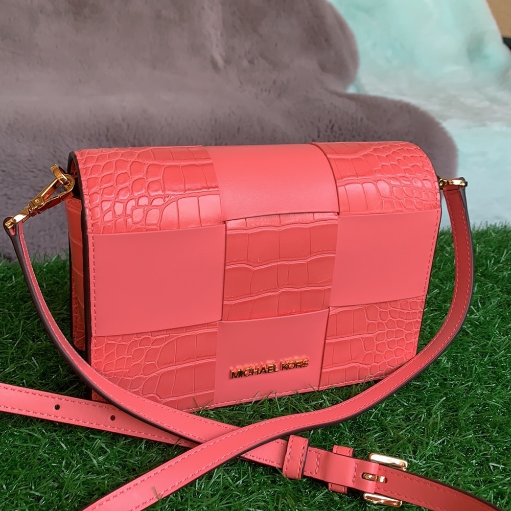 MICHAEL KORS MERCER SM CLUTCH XBODY GRAPEFRUIT - Picture 2 of 15